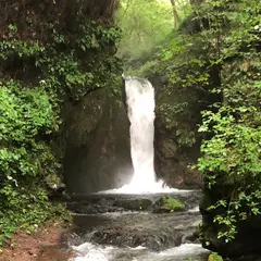 竜返しの滝