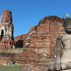 Wat Lokaya Sutharam（ワット・ロカヤ・スターラーム）