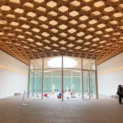 大分県立美術館