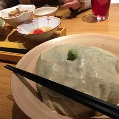 菜な KITTE丸の内