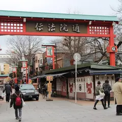 浅草仲見世通り