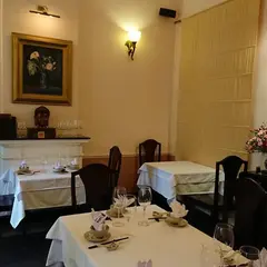 AU LAC HOUSE