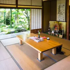 湧水庭園四明荘