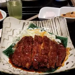矢場とん 名古屋城金シャチ横丁店