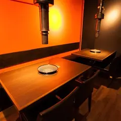焼肉・ジンギスカン きんぐこんぐ 新宿御苑前