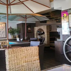 ヘミングウェイ 江ノ島 （【旧店名】O'penBic Cafe Luxoon）