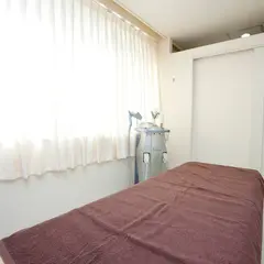 美容皮膚科 池袋フェミークリニック｜ニキビ シミ治療 医療レーザー 全身 永久 脱毛