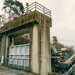 伏せ越し(葛西用水が新方川の下を流れる)