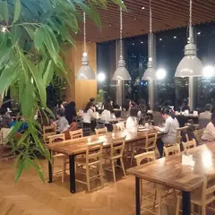Q CAFE by Royal Garden Cafe