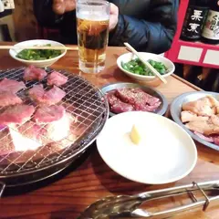 炭火ホルモン 田