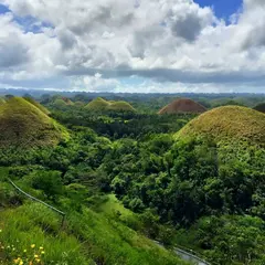 チョコレート・ヒルズ（Chocolate Hills）