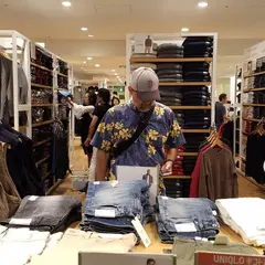 ユニクロ マロニエゲート銀座店(女性専門店）