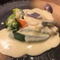 l'utubo(ルツボ) 旬野菜とチーズの酒場