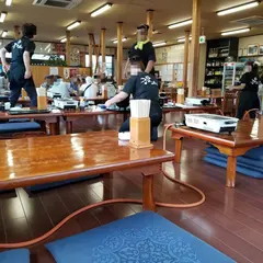 まるに