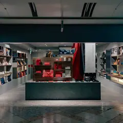 ビジネスレザーファクトリー 大阪なんば店