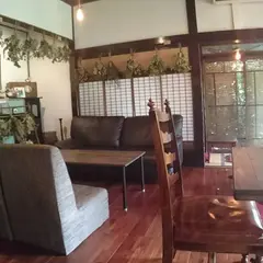 鳥栖カフェ＆ワインダイニング LINCOTTO (リンコット)