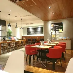 Head Quarters Cafe