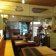 マダムアン