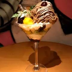 シメドパフェ