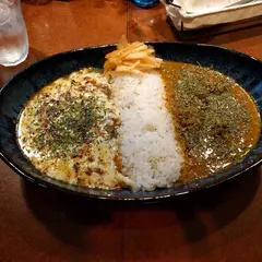 ハクリュウカン wine&curry