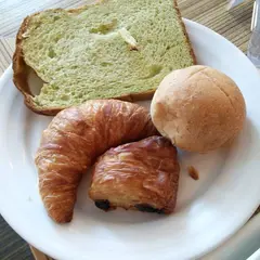 ボンサルーテ・カフェ