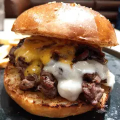 J.S. BURGERS CAFE 新宿イースト店