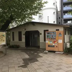 赤坂氷川公園