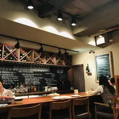 チーズとワインのお店 DEN HIBIYA（デン）