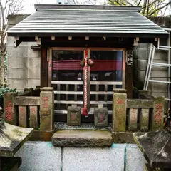 鮫ヶ橋せきとめ稲荷