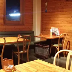 ホワイト餃子 亀有支店