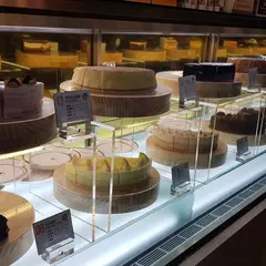 C27 Cheesecake & Coffee