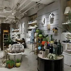 WTW MOTOMACHI（ダブルティー 元町店）