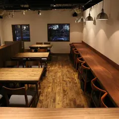 肉バルGAM 梅田お初天神店【サーロインご飯・牡蠣肉・和牛肉寿司・ステーキ・ラクレットチーズ】