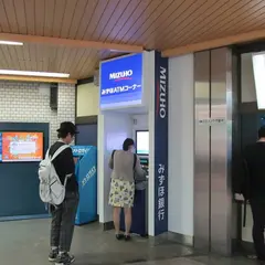 みずほ銀行 丸ノ内線四ツ谷駅出張所