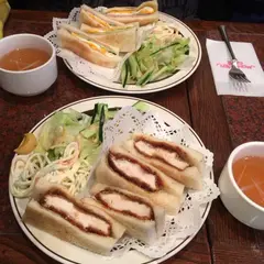 チャウ （CHOW）