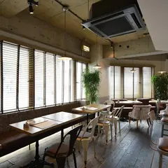 MELANGE De SHUHARI Creperie（メランジュ・ドゥ・シュハリ クレープリー）