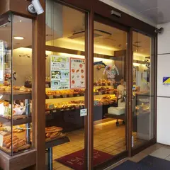 イスズベーカリー 生田ロード店