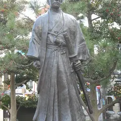 坂本龍馬像