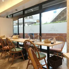 幸せのパンケーキ 梅田 阪急東通り店