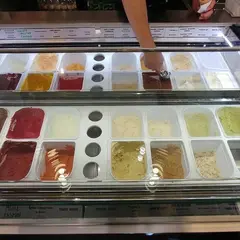 UNE GLACE A PARIS MONTMARTRE Olivier Ménard & Emmanuel RYON Meilleur Ouvrier de France Glacier