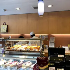 ル・パティシエ・ヨコヤマ 谷津店