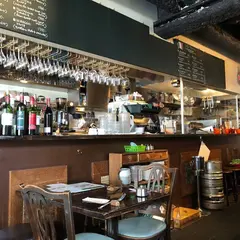 VIA QUADRONNO 原宿