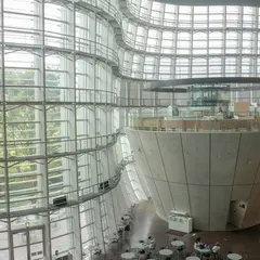 国立新美術館