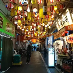裏天満ちょうちん通り 肉寿司
