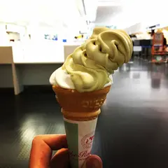 神戸六甲牧場 神戸空港店