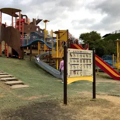 秦山公園（子どもの広場・ふれあい広場）