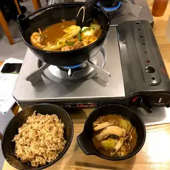 鍋とカレーとお酒のジッキン