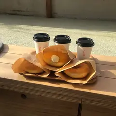 Coffee Wrights × HIGUMA Doughnuts（コーヒーライツ × ヒグマドーナツ） 表参道