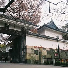田安門