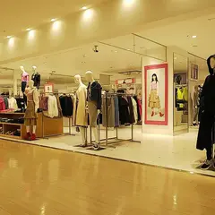 ジーユー 神戸ハーバーランドumie店